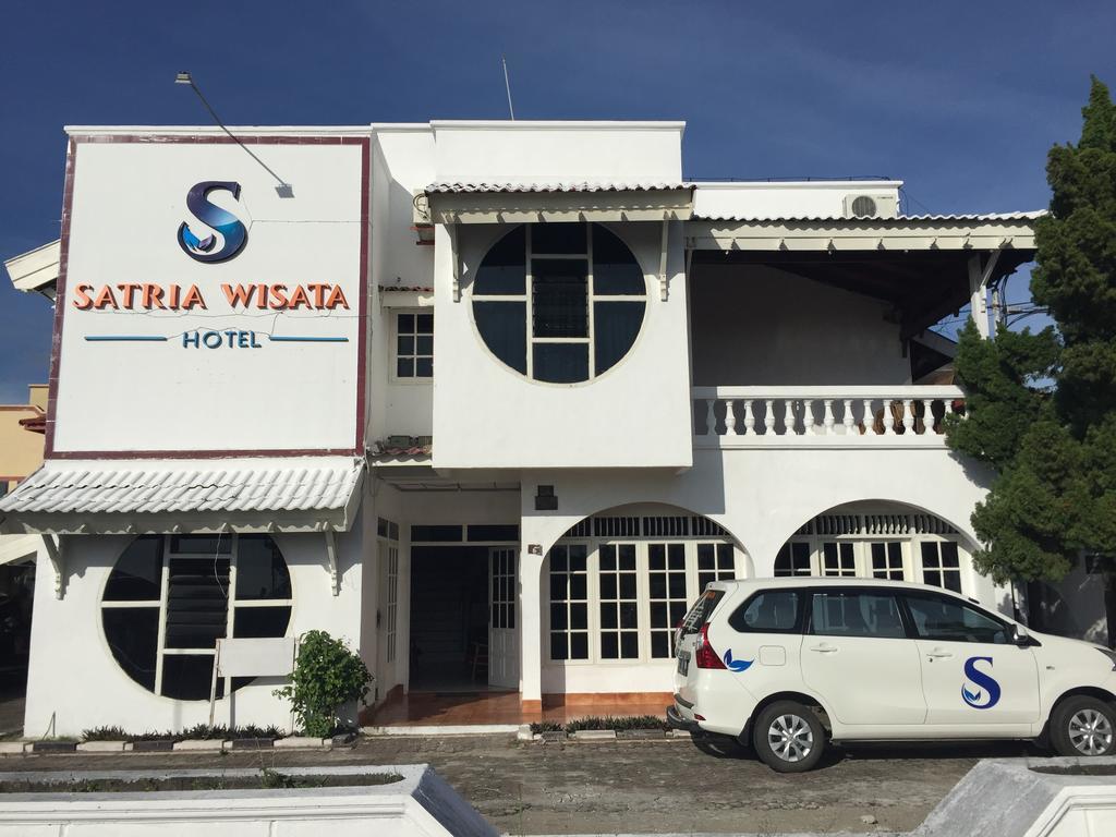 Satria Wisata Hotel Parepare Exteriér fotografie